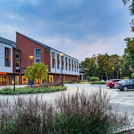 - Centrum Konferencyjne Hotell 4*