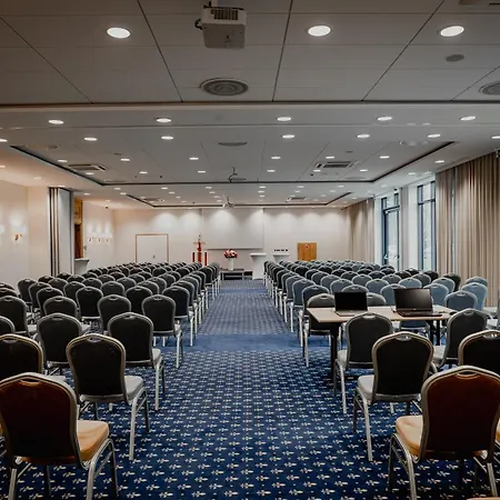 Hotel - Centrum Konferencyjne 4*